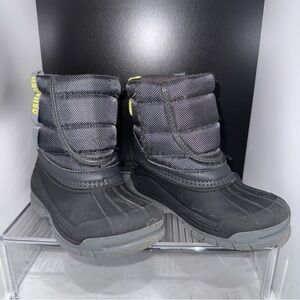 OshKosh B'gosh Black and Gray Kids Snow Boots